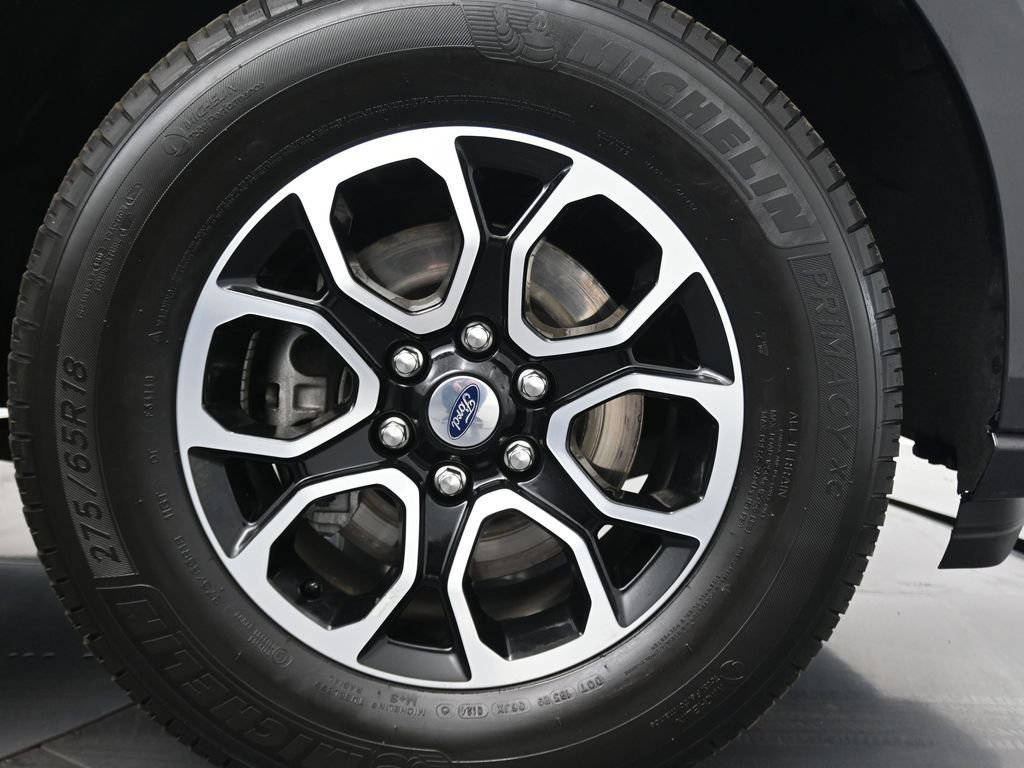 Used 2024 Ford Expedition XLT image 11