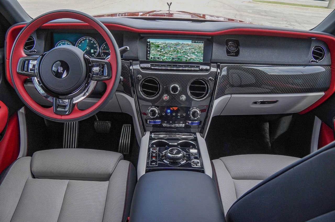 Certified 2024 Rolls-Royce Cullinan Black Badge w/ Dark Exterior Package AWD/4WD image 38