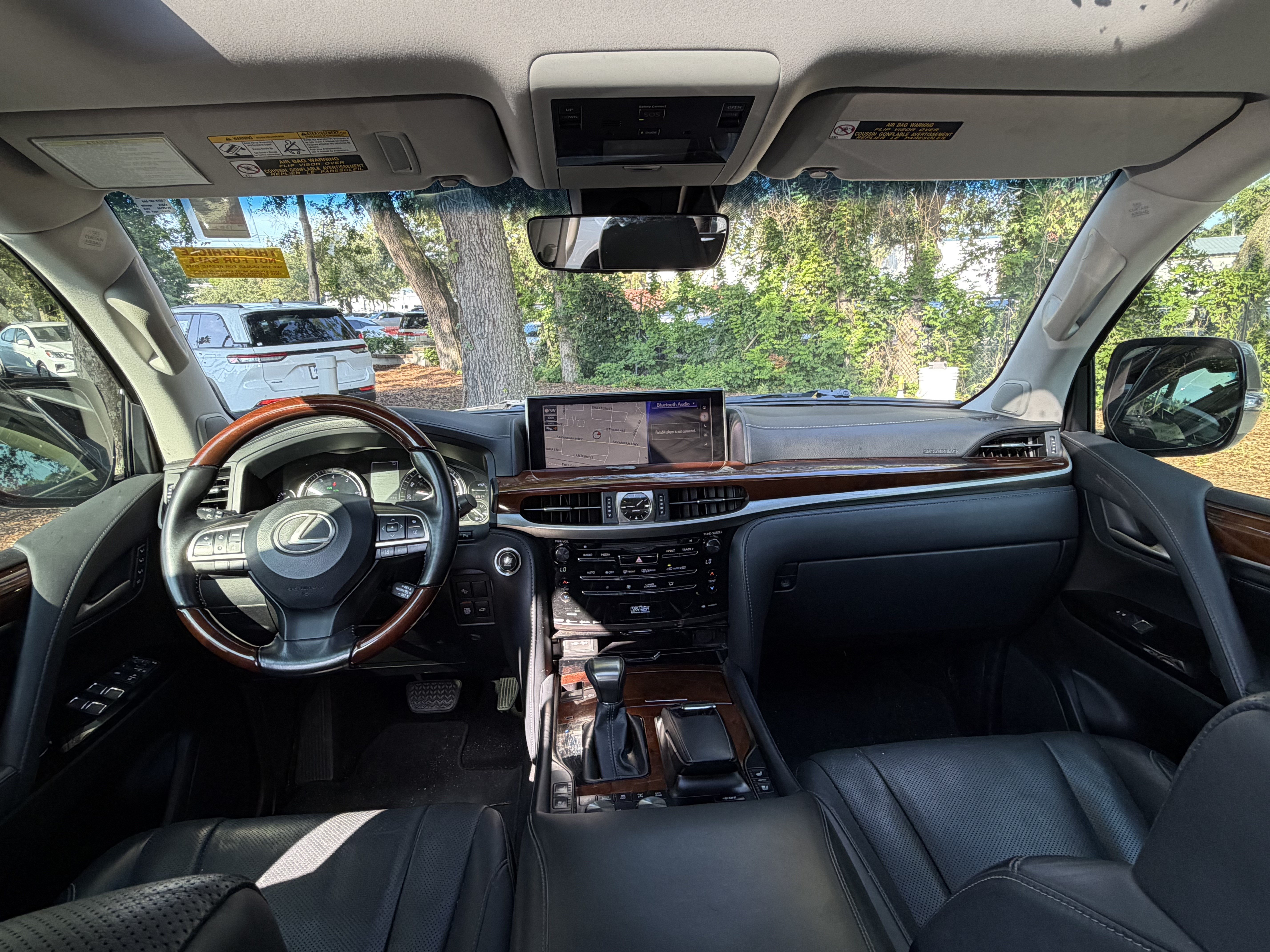 Used 2020 Lexus LX 570 4WD w/ Luxury Package image 37