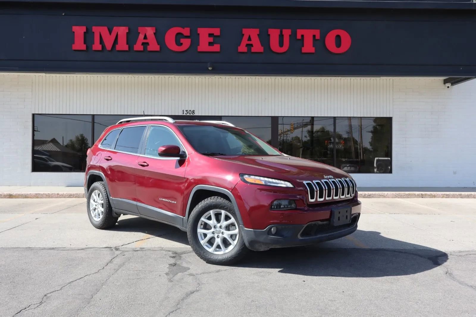 Used 2018 Jeep Cherokee Latitude Plus w/ Comfort/Convenience Group