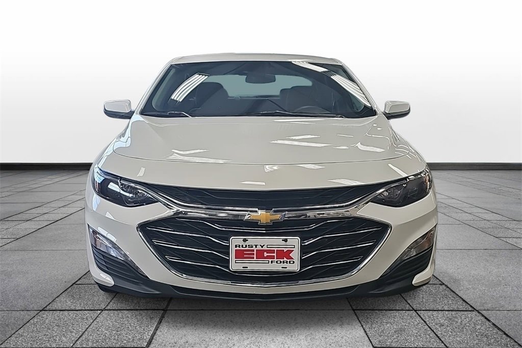 Used 2024 Chevrolet Malibu LT image 2