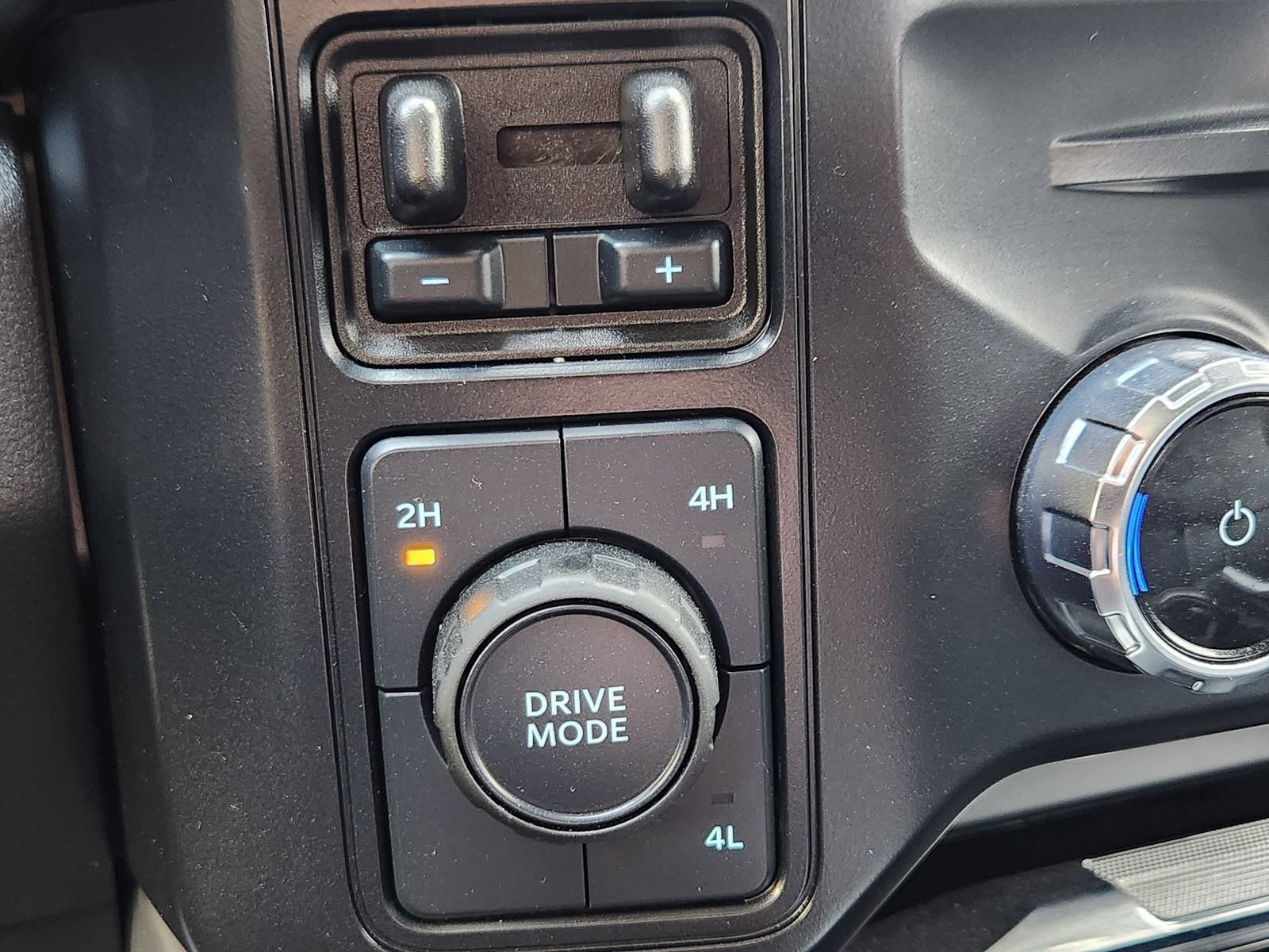 Used 2024 Ford F250 Lariat image 24