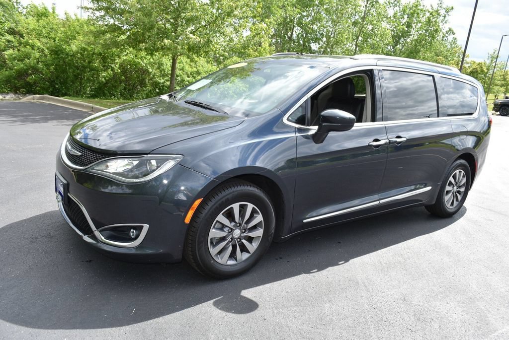 Used 2019 Chrysler Pacifica Touring-L Plus FWD image 9