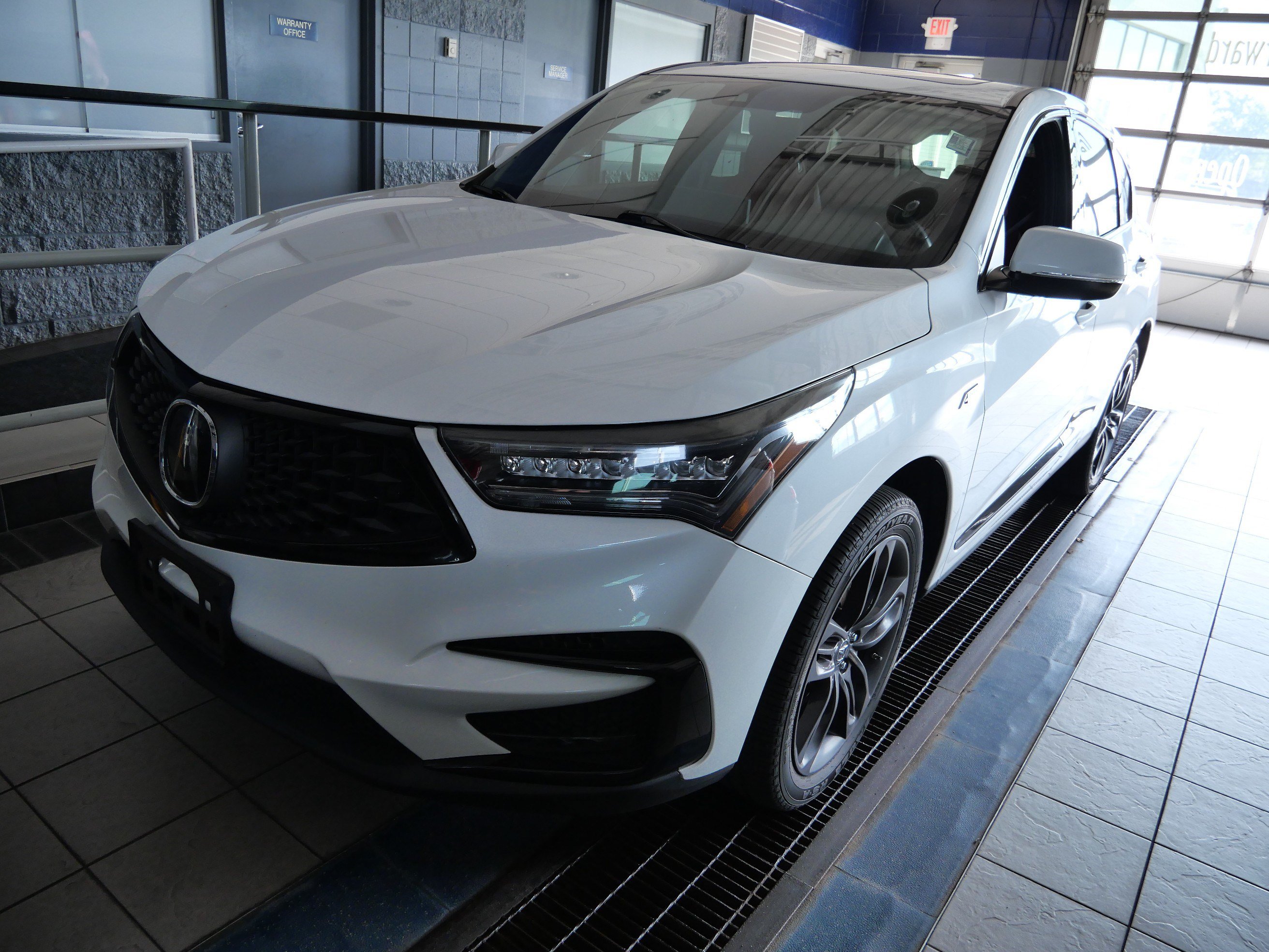 Used 2021 Acura RDX w/ Advance Package AWD/4WD image 2