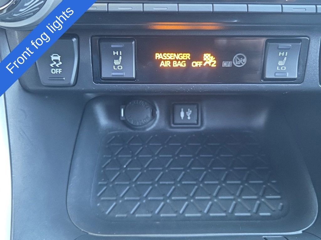 Used 2019 Toyota RAV4 XLE Premium image 36