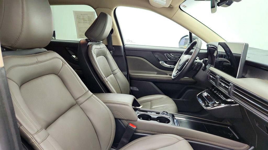 Used 2023 Lincoln Corsair AWD w/ Equipment Group 101A image 25