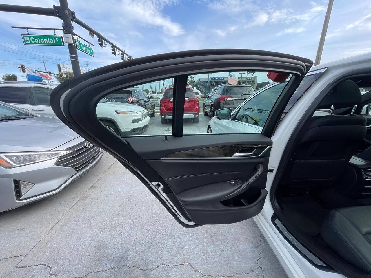 Used 2018 BMW 530e RWD image 13