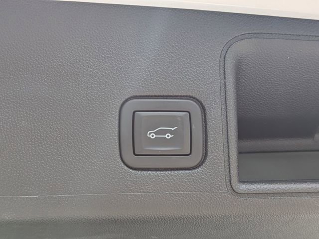 Used 2023 GMC Terrain SLT FWD image 13