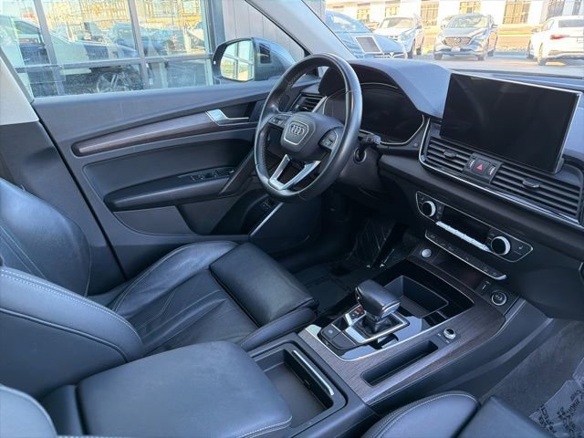 Used 2022 Audi Q5 e Premium w/ Convenience Package image 13