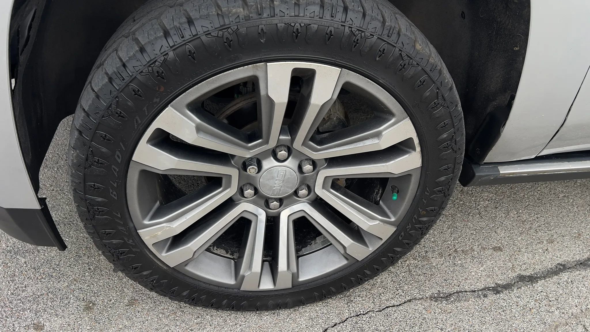 Used 2020 GMC Yukon XL Denali w/ Open Road Package image 17