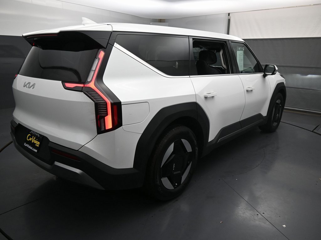 Used 2024 Kia EV9 Light Long Range image 13