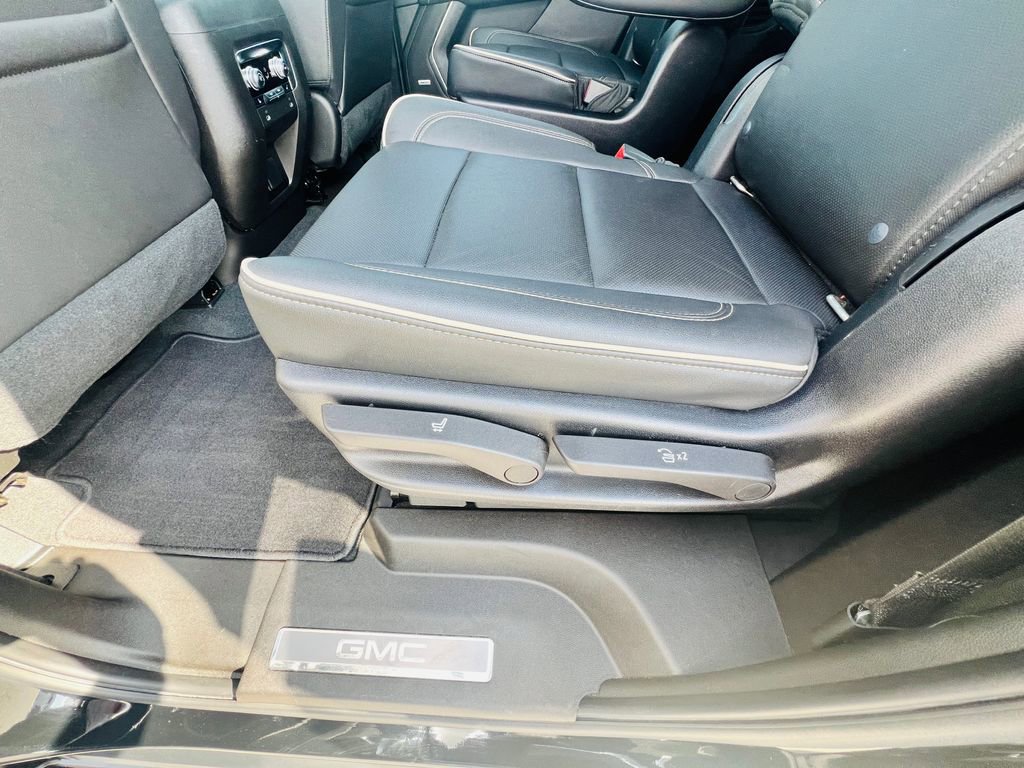 Used 2021 GMC Yukon SLT w/ SLT Premium Package image 35