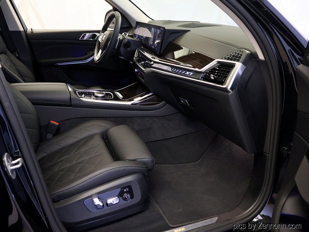 Certified 2025 BMW X7 xDrive40i AWD/4WD image 38