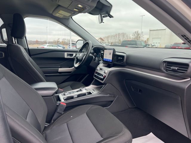 Used 2022 Ford Explorer XLT image 50