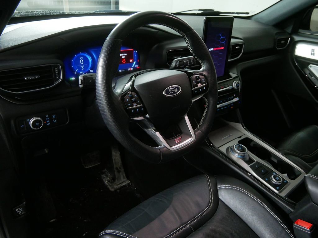 Used 2021 Ford Explorer ST w/ ST Street Pack image 12
