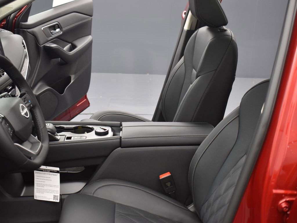New 2026 Nissan Rogue Platinum image 18