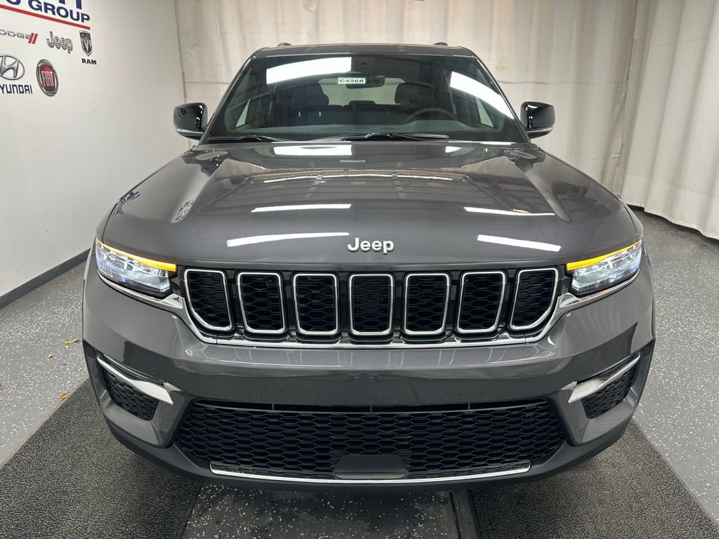 New 2025 Jeep Grand Cherokee Limited w/ Trailer Tow Package video 3