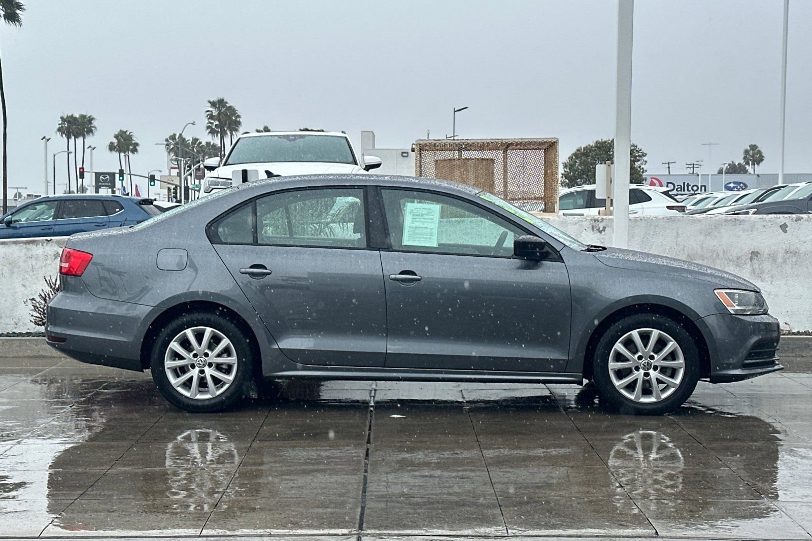 Used 2015 Volkswagen Jetta SE image 3