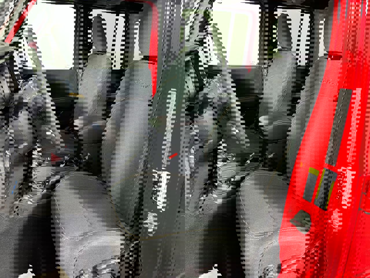 Used 2024 Jeep Wrangler Sahara image 13