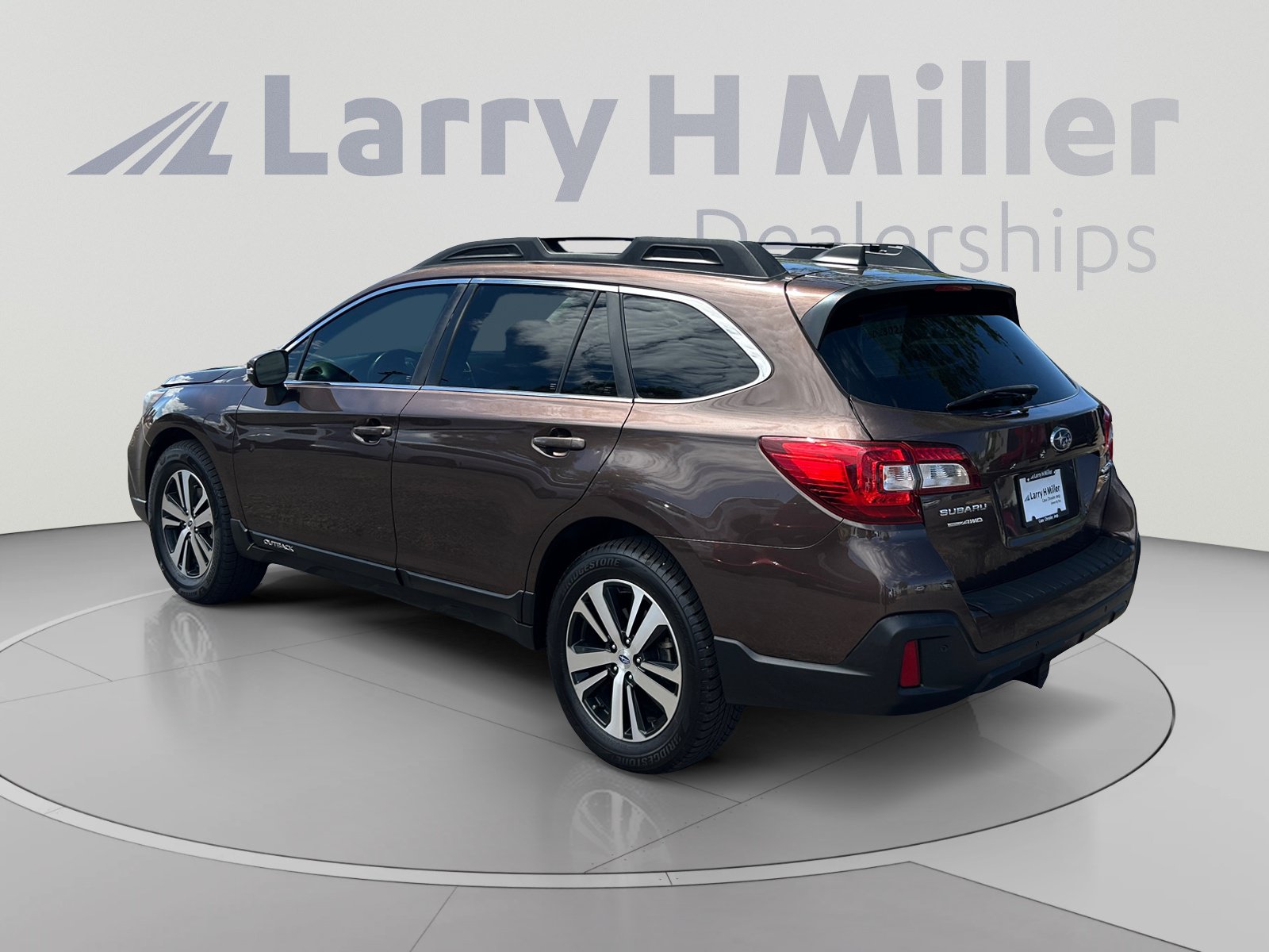 Used 2019 Subaru Outback 3.6R Limited AWD/4WD image 3