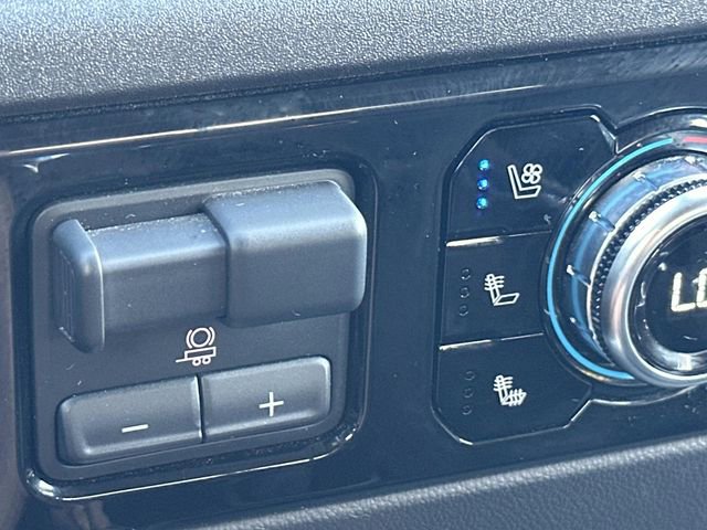 Used 2024 GMC Sierra 1500 SLT w/ SLT Premium Plus Package AWD/4WD image 30