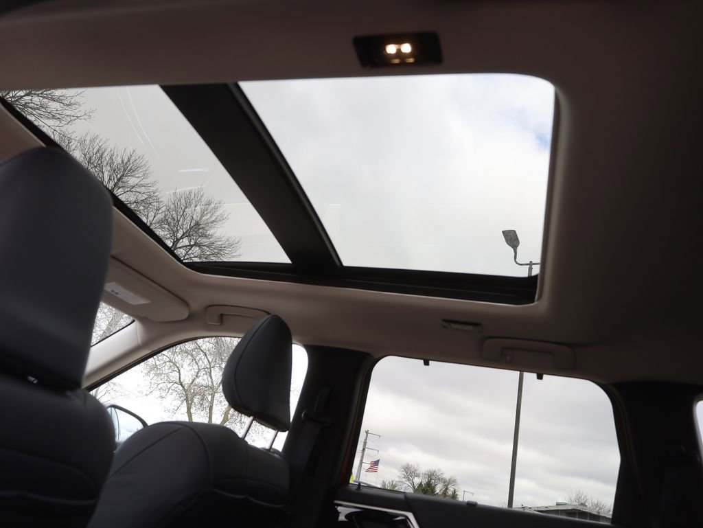 New 2025 Mitsubishi Outlander SEL image 40