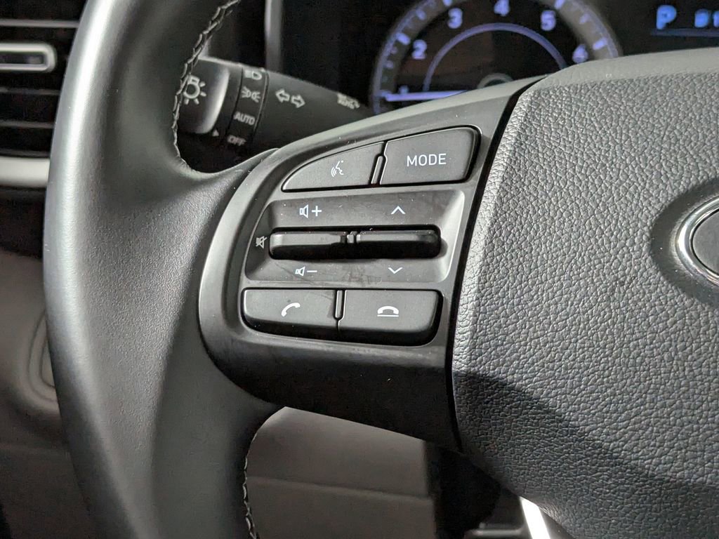 Used 2022 Hyundai Venue SEL w/ Cargo Package FWD image 21