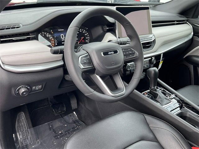 New 2025 Jeep Compass Limited image 15