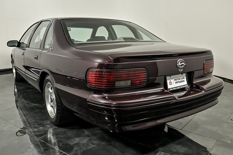 Used 1995 Chevrolet Impala SS RWD image 7