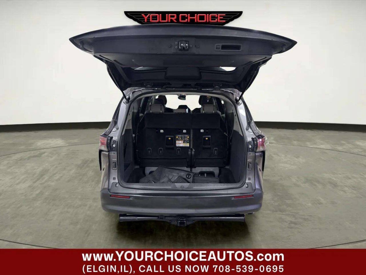 Used 2021 Toyota Sienna LE FWD image 5