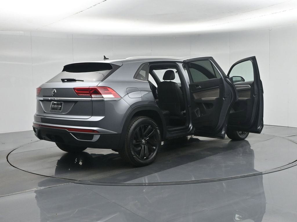 Used 2023 Volkswagen Atlas Cross Sport SE w/ Panoramic Sunroof Package image 33