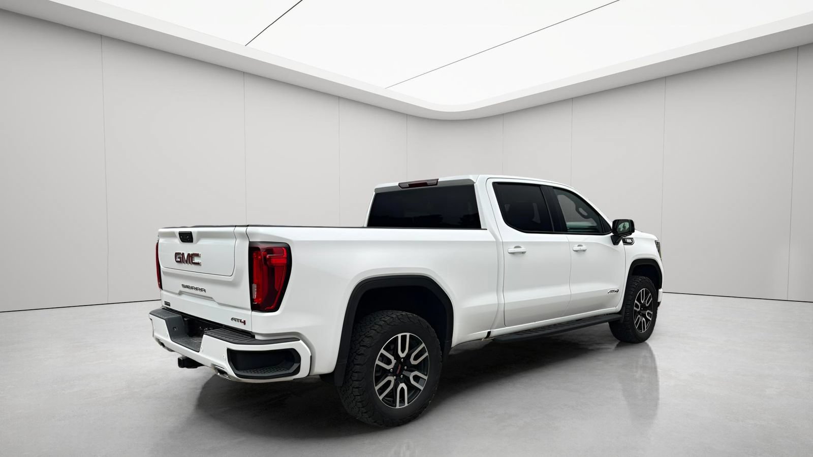 Used 2025 GMC Sierra 1500 AT4 AWD/4WD image 4