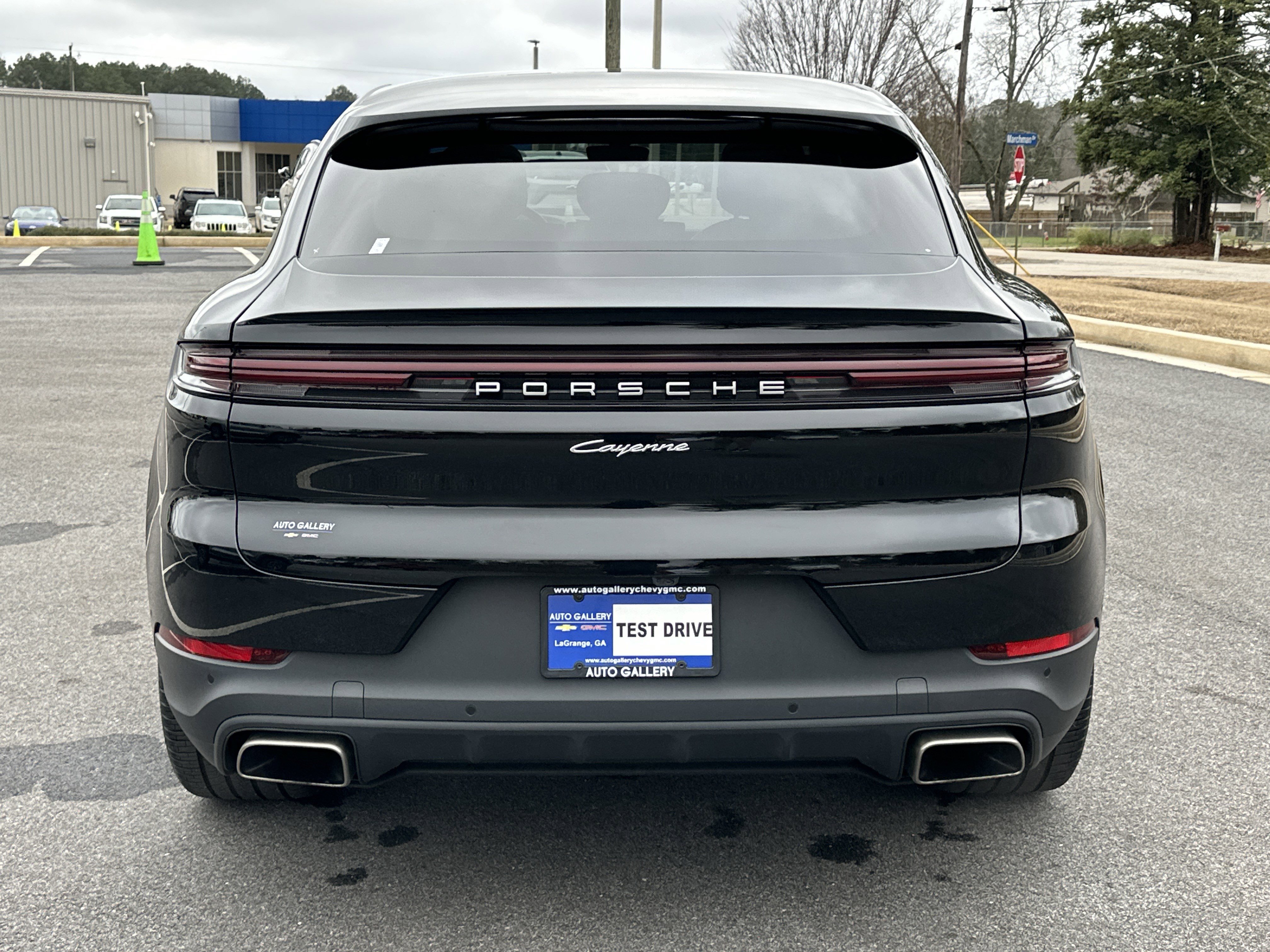 Used 2024 Porsche Cayenne Coupe image 7