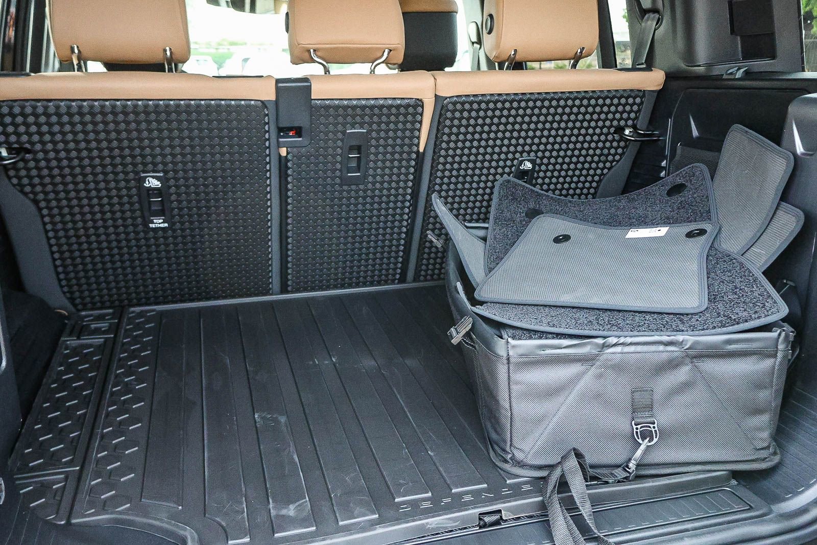 New 2026 Land Rover Defender 110 X-Dynamic SE image 27