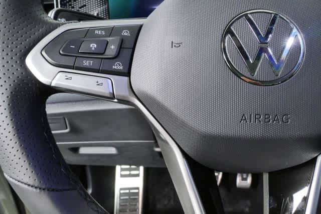 New 2026 Volkswagen Tiguan SE R-Line FWD image 11