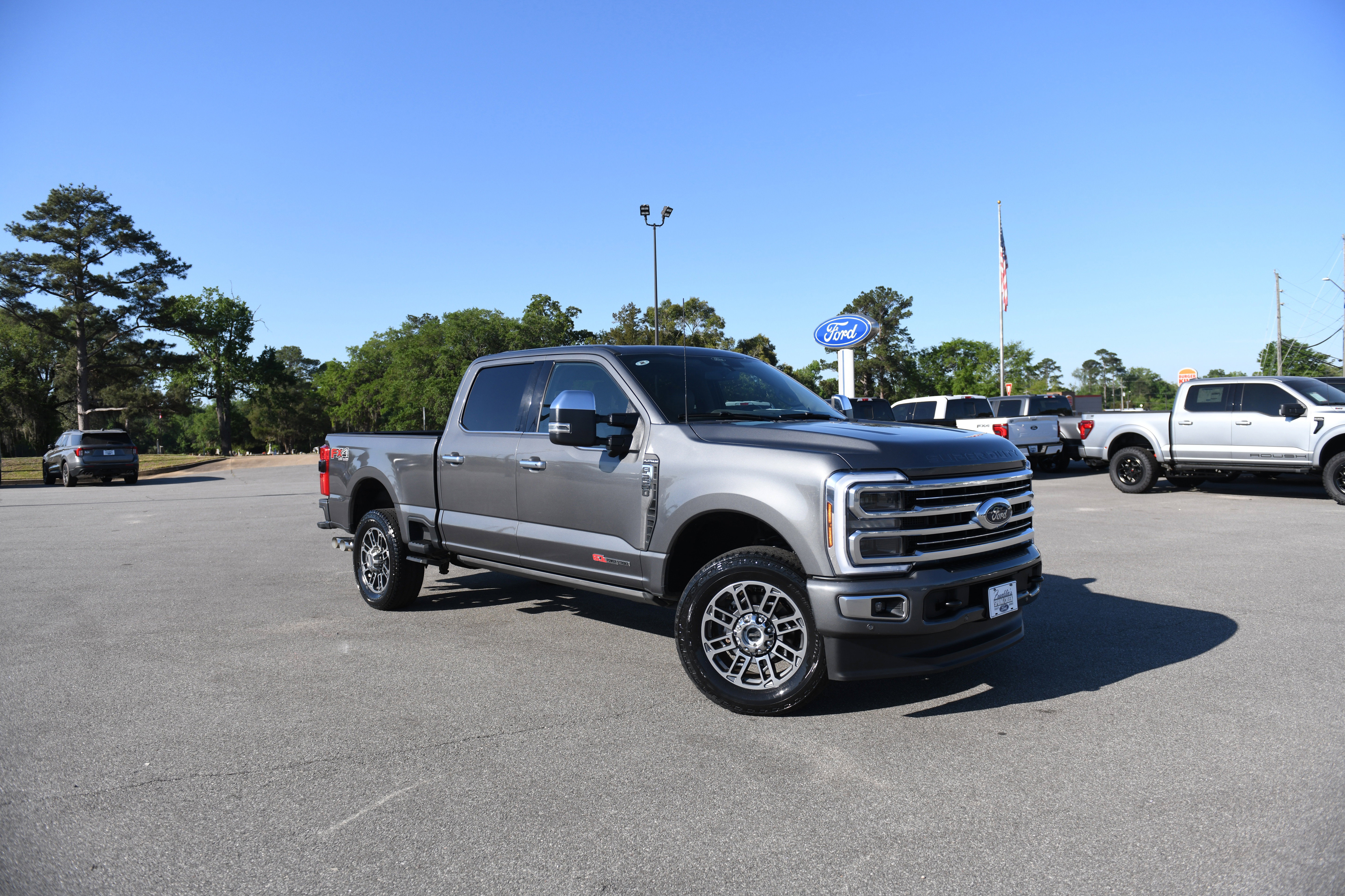 Used 2025 Ford F250 Platinum w/ Platinum Plus Package AWD/4WD image 2