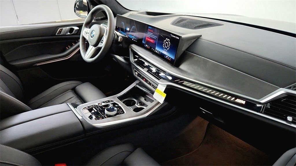 New 2026 BMW X7 M60i image 25