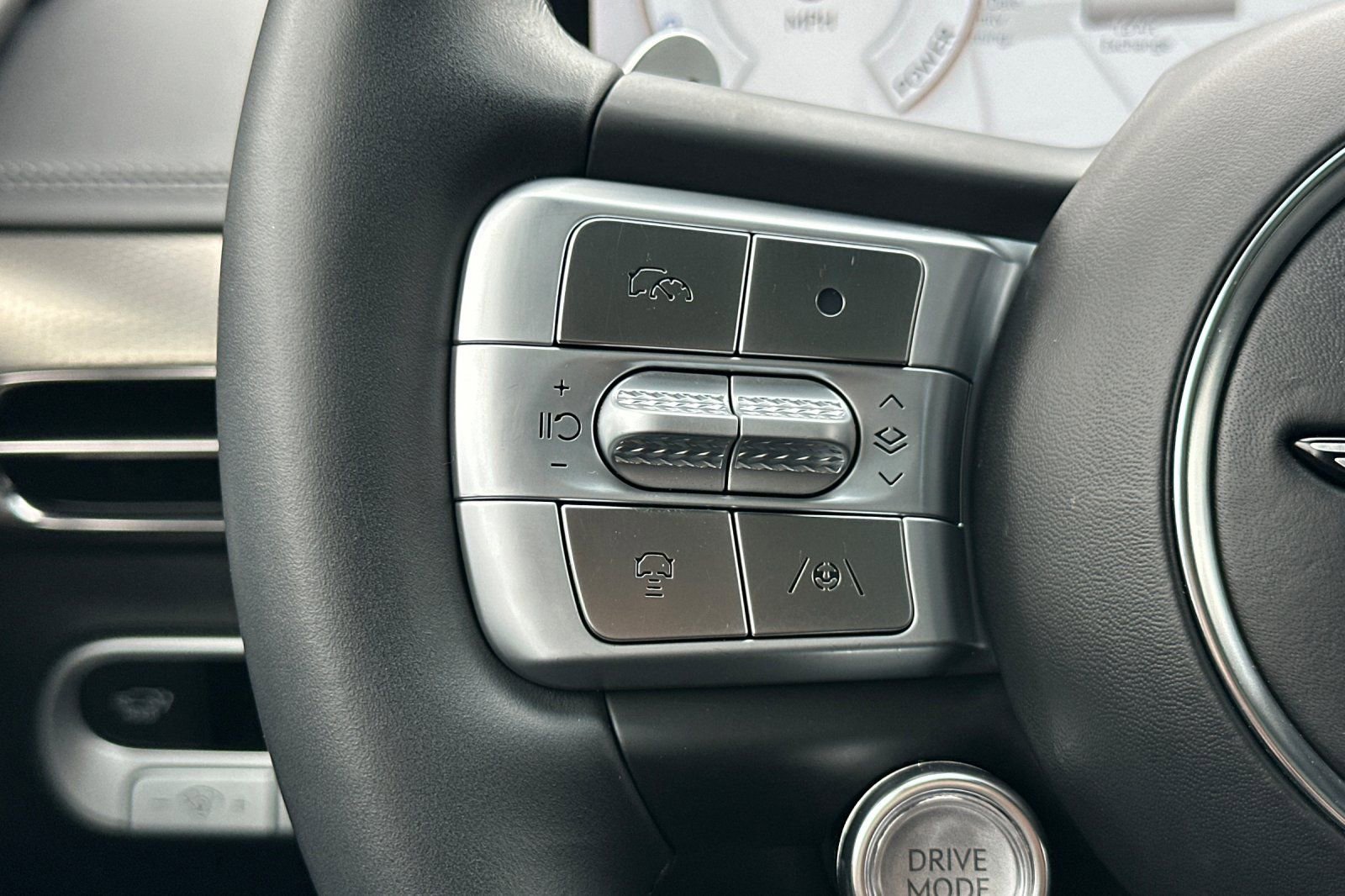 Used 2023 Genesis GV60 Advanced image 30