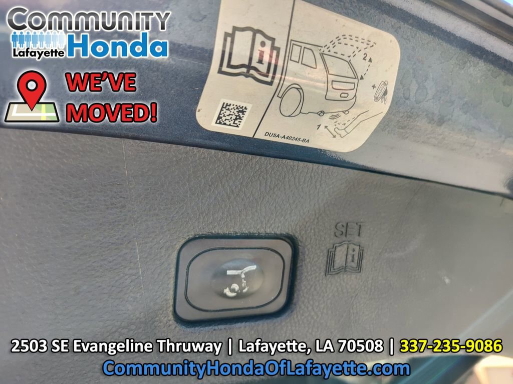 Used 2019 Ford Edge Titanium FWD image 11