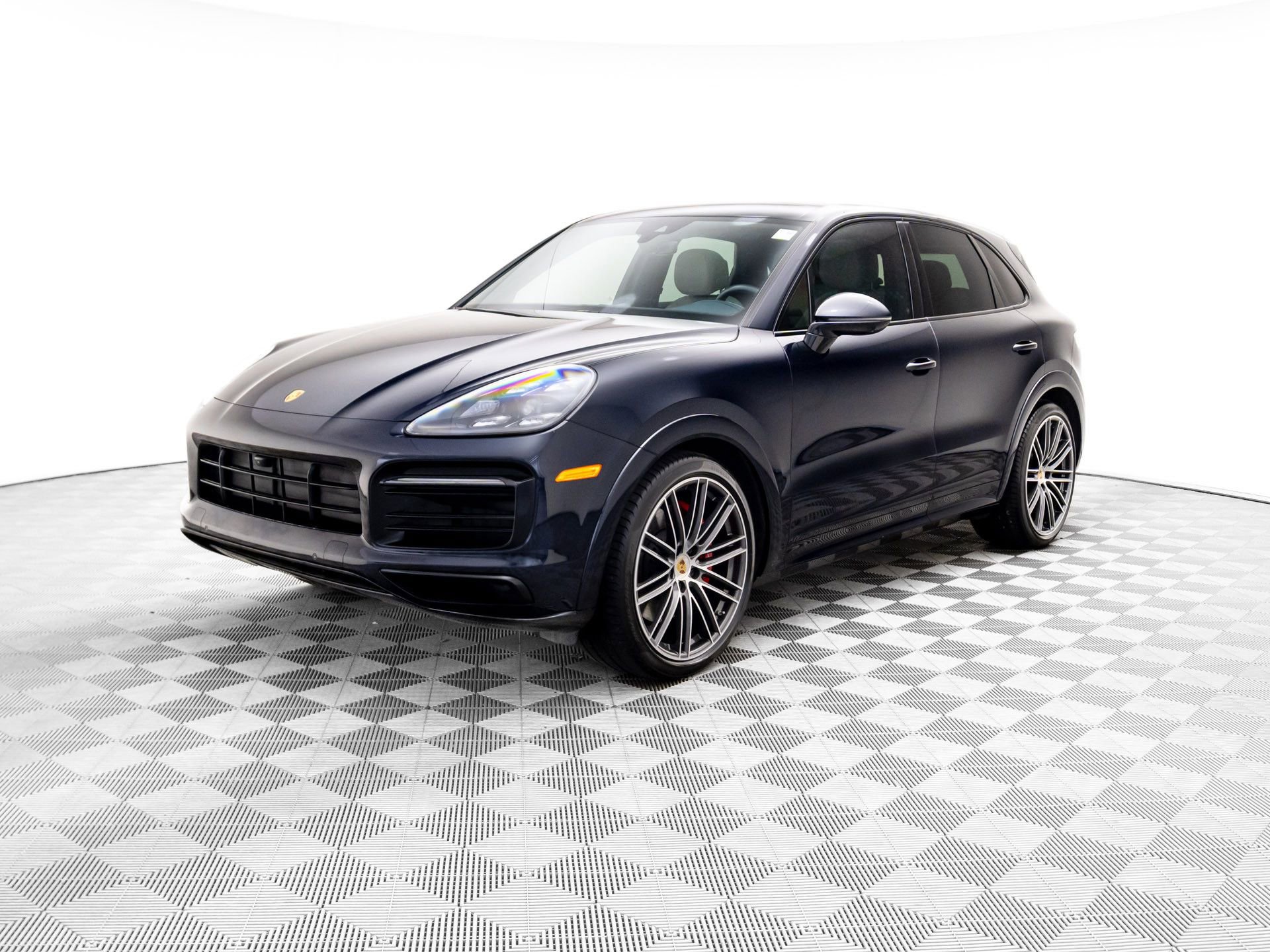 Used 2021 Porsche Cayenne GTS image 1