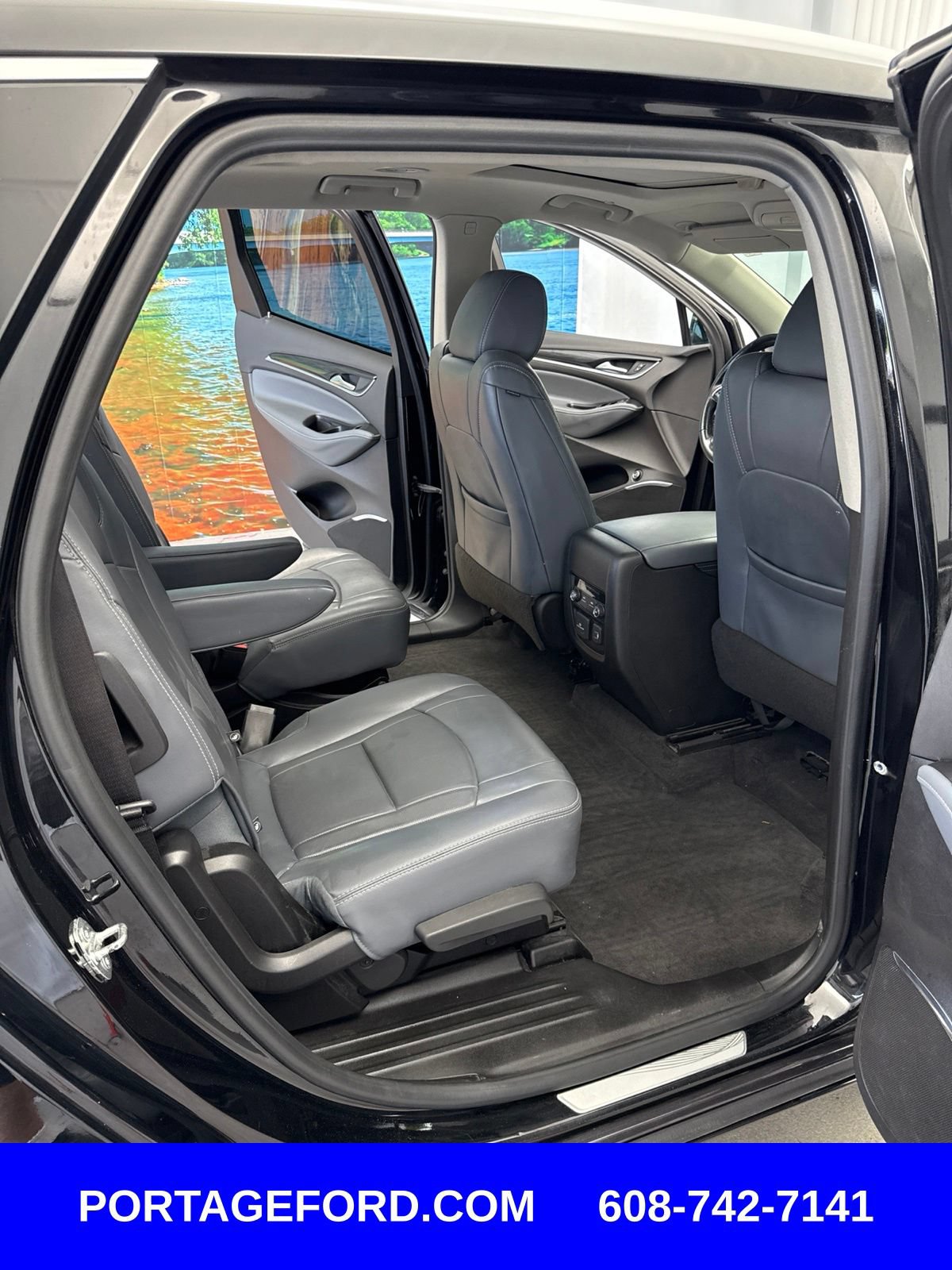 Used 2020 Buick Enclave Essence w/ Sound and Sites Package AWD/4WD image 28