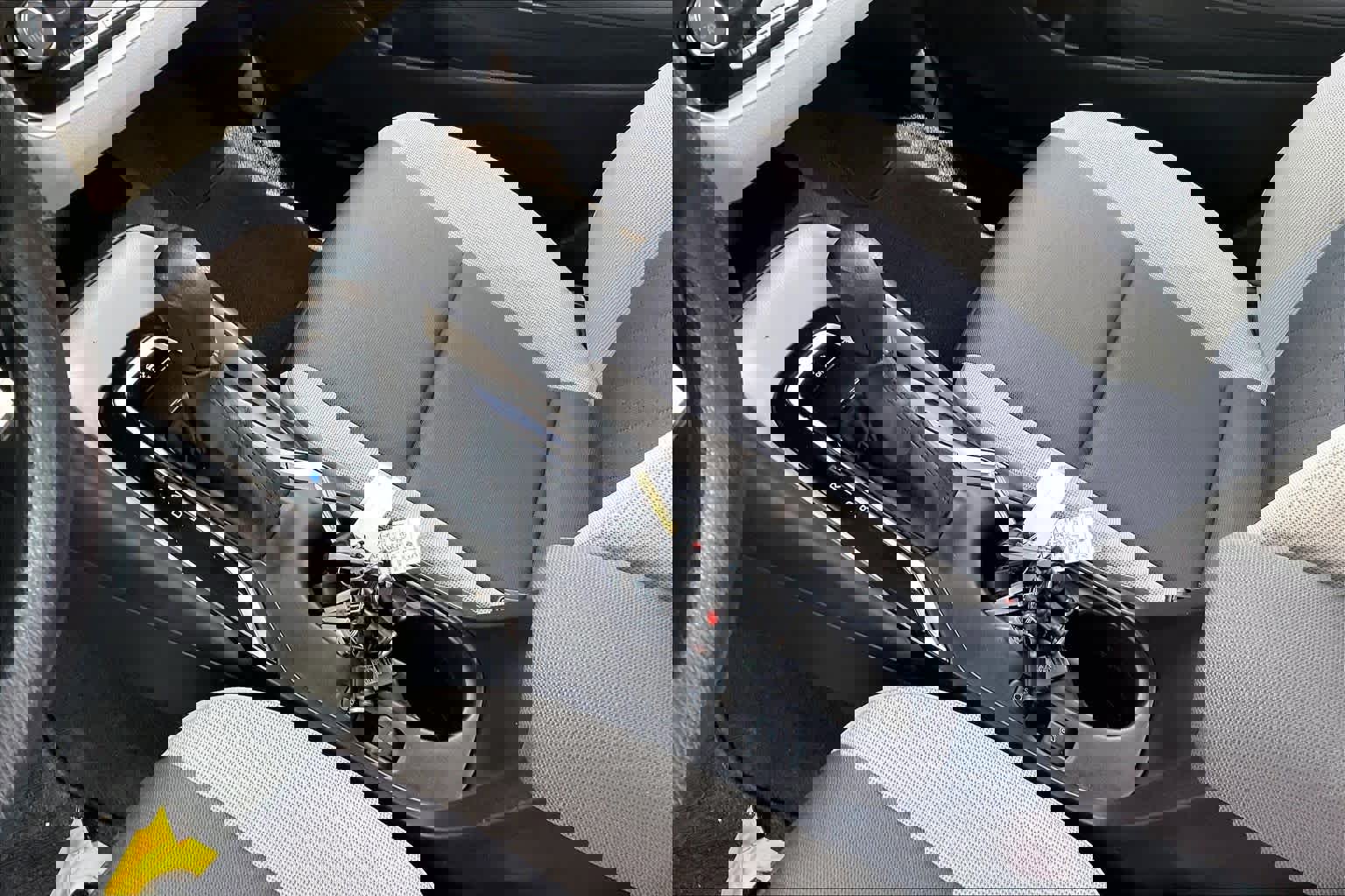 Used 2025 Toyota Corolla LE FWD image 16