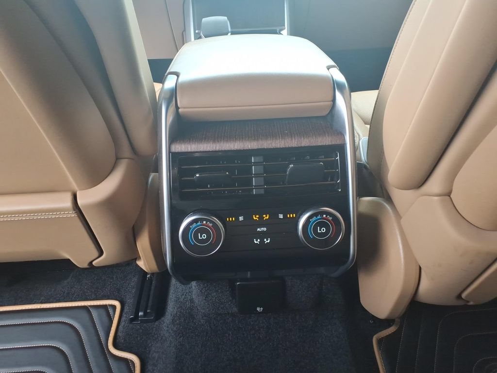 Used 2024 Land Rover Range Rover Long Wheelbase Autobiography AWD/4WD image 29