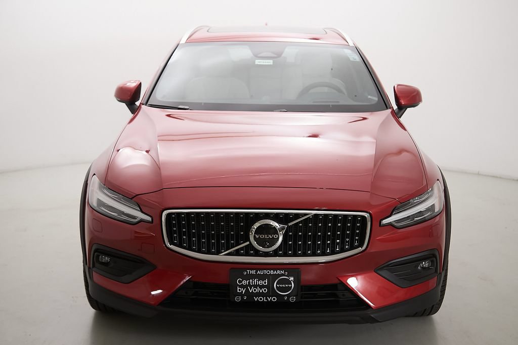 Certified 2024 Volvo V60 B5 Cross Country Ultimate AWD/4WD image 7
