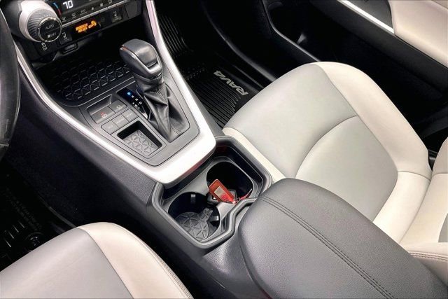 Used 2019 Toyota RAV4 XLE Premium w/ Cold Weather Package FWD image 17