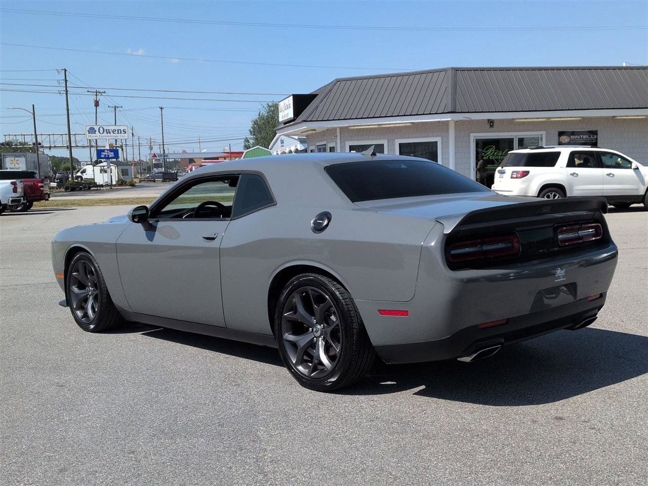 Used 2017 Dodge Challenger R/T Plus RWD image 5