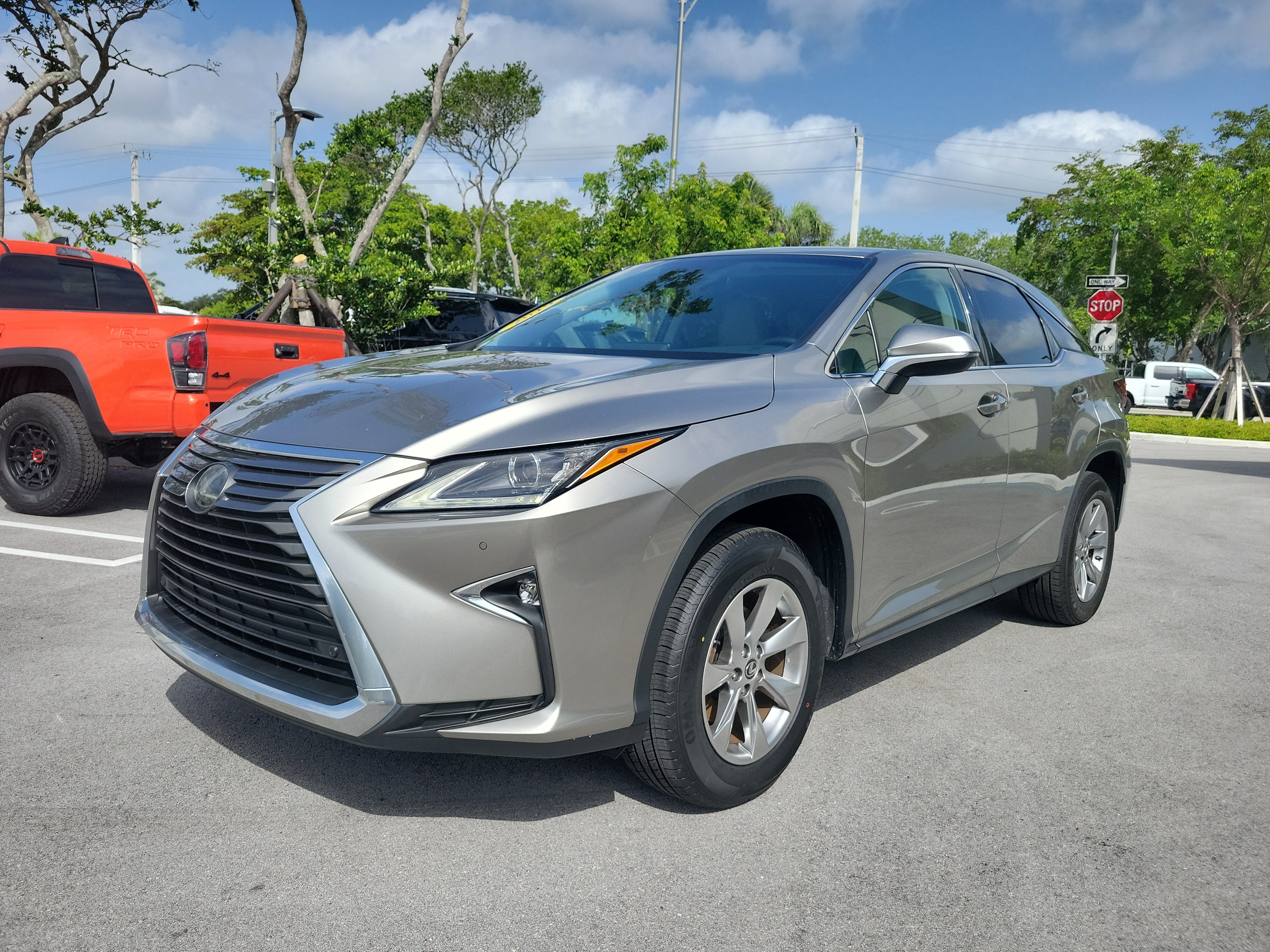 Used 2019 Lexus RX 350 FWD w/ Accessory Package image 3