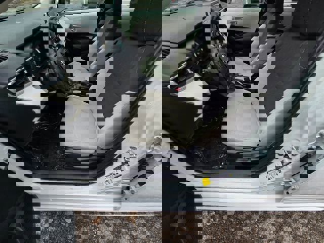 Used 2021 Toyota Corolla LE image 9