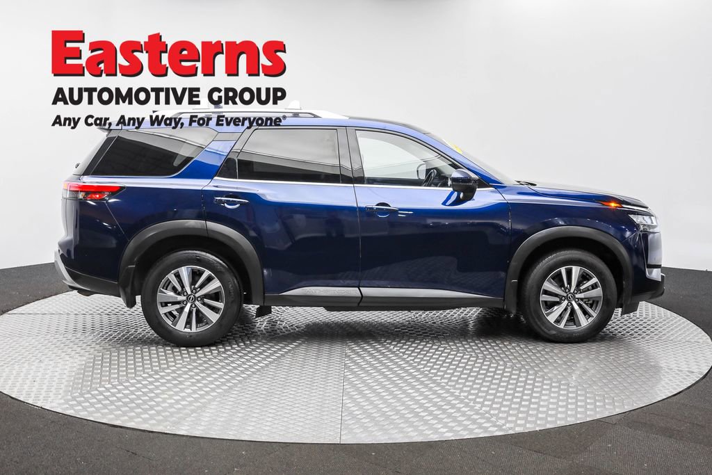 Used 2024 Nissan Pathfinder SL image 4