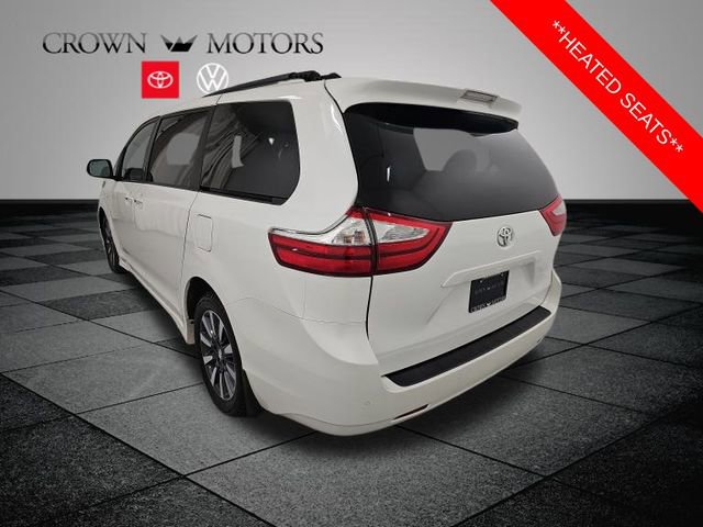 Used 2019 Toyota Sienna XLE w/ XLE Navigation Package image 4